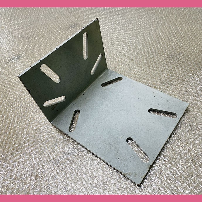 Кронштейн направляющей кабины ОТИС