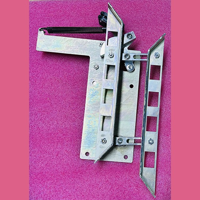 Отводка в сборе левая 0611Б.43.10.300 МЛЗ