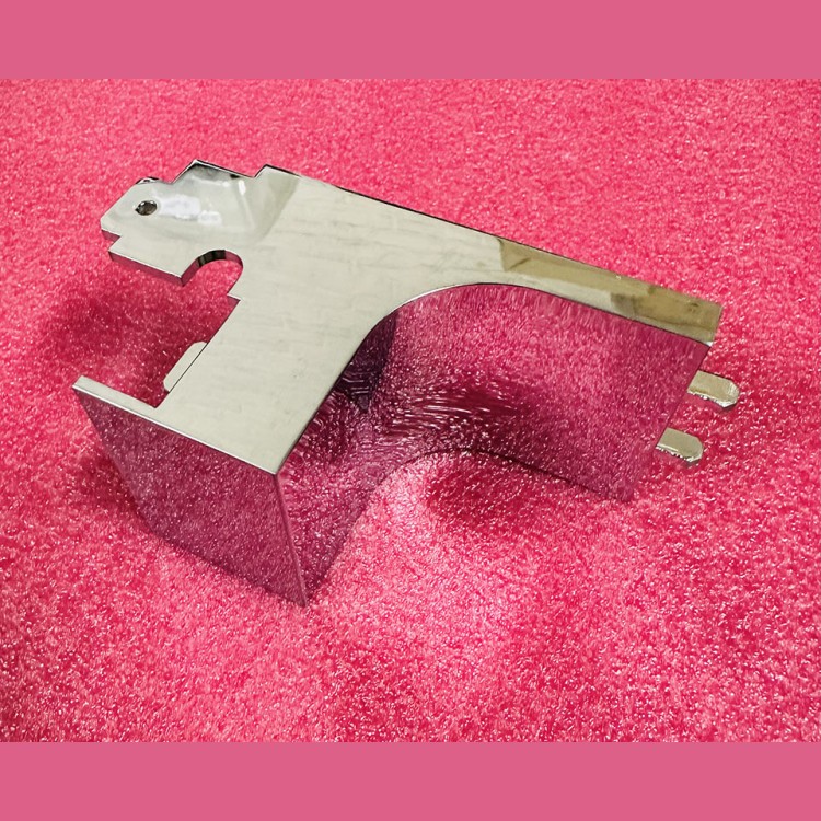 Угловое крепление (декоративная вставка) плинтуса хромированное FAA459AV4 Otis