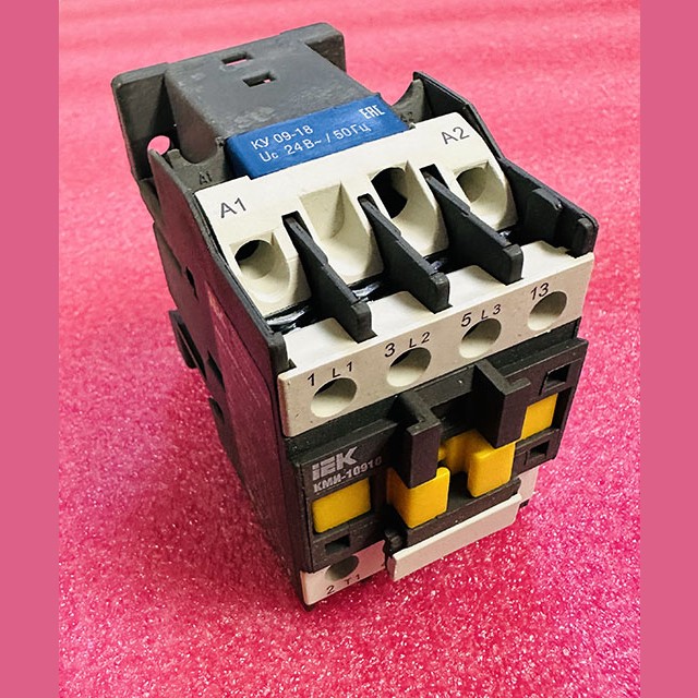 Контактор 9А 24В КМИ-10910 iEK