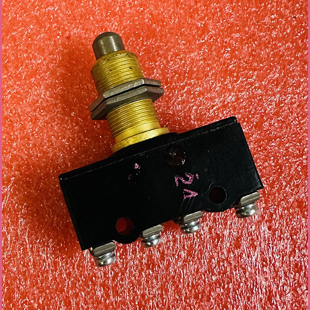 Микропереключатель МП 1104Л УХЛ3 исп.1