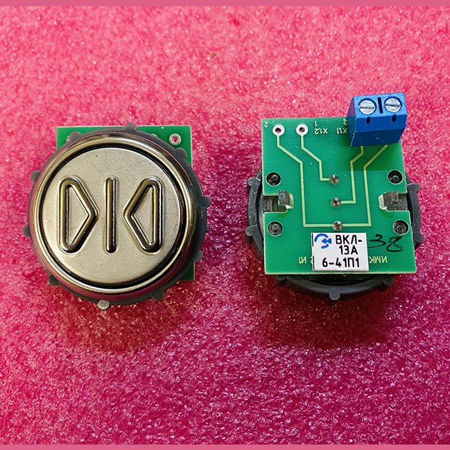 Модуль кнопочный круглый с гайкой ">l<" ВКЛ13А-6-41П1