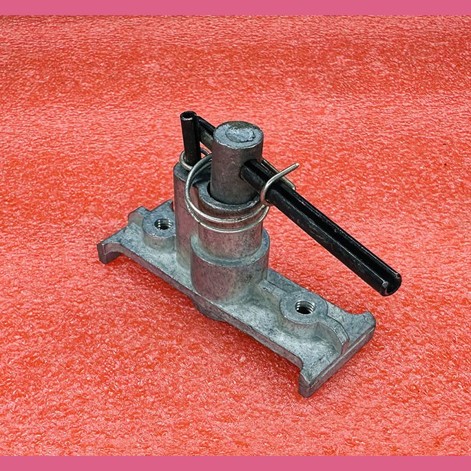 Ключевина аварийного замка дверей шахты левая 3201.05.1010 3201.03.0001V01 Selcom