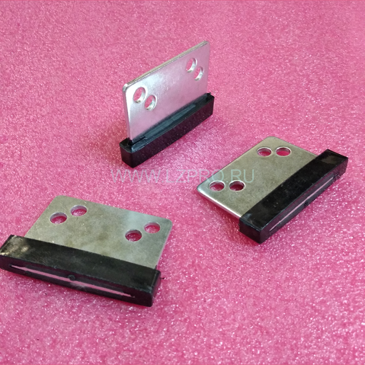 Башмак створок дверей 4 отверстия 62х40х11 XAA237E1 Otis SIGMA