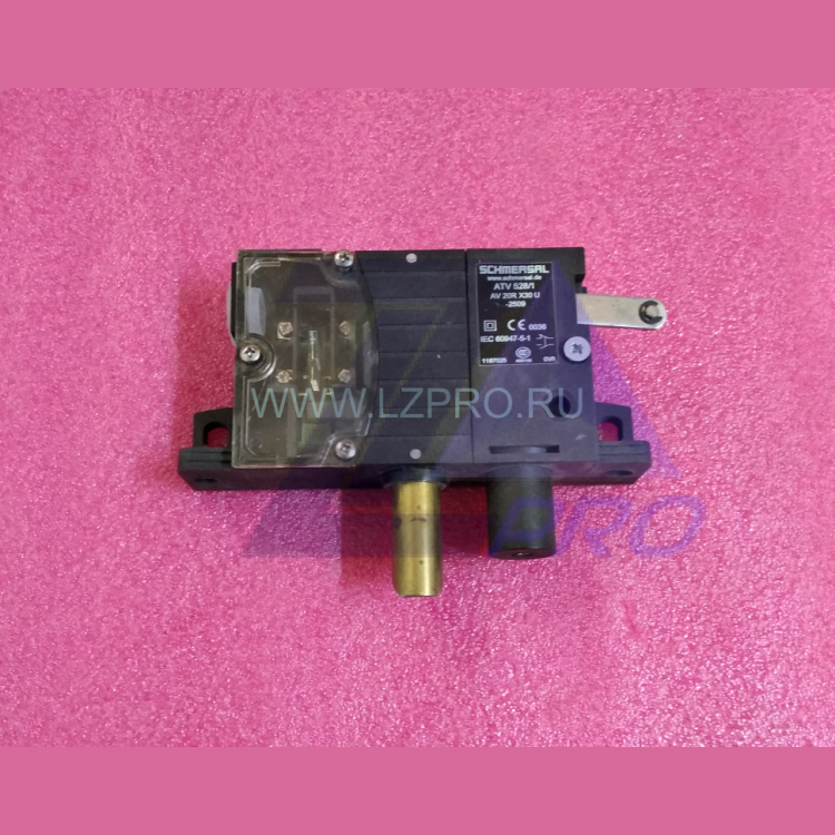 Замок дверей шахты ATV 528/1 AV 20R X30 U -2509 SCHMERSAL