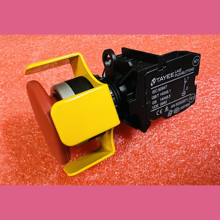 Кнопка STOP 1NC TAYEE