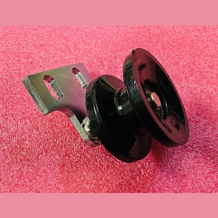 Ролик D=61x34mm направляющей поручня эскалатора в сборе с кронштейном SN5237126 KM5237126H01 Kone