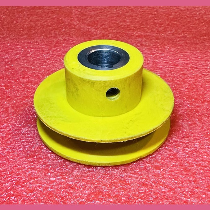 Шкив пластиковый привода дверей D=64мм d=14мм 0463Б.03.10.130 МЛЗ