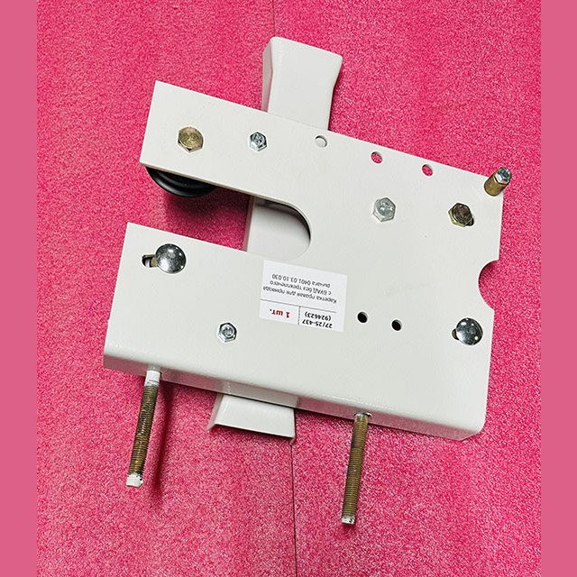 Каретка правая для привода с БУАД без трехплечего рычага 0401.03.10.030 ЩЛЗ