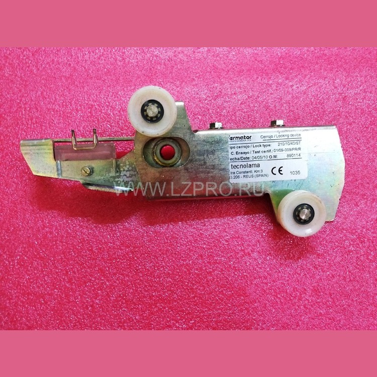 Замок дверей шахты левый CPP.4000RI000 210/10/40/ST Fermator