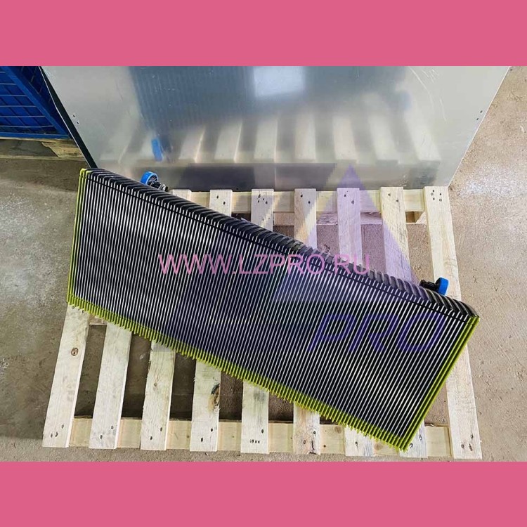 Ступень эскалатора 1000 мм с демаркационными линиями черная XBA26140A38 Otis