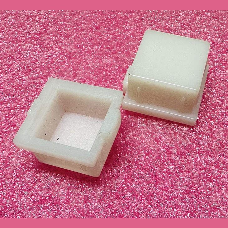 Толкатель модуля кнопочного белый NAO 323DA1 Otis