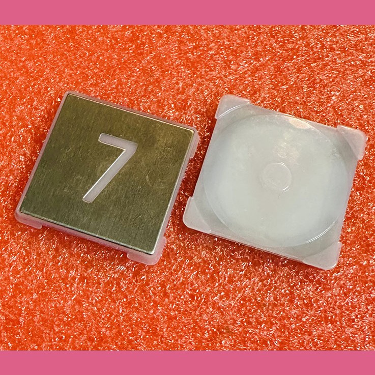 Нажимной элемент кнопки приказа "7" KM857811G007 Kone