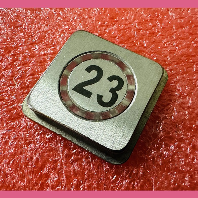 Толкатель квадратный 23 кнопочного модуля ВКЛ13А-7