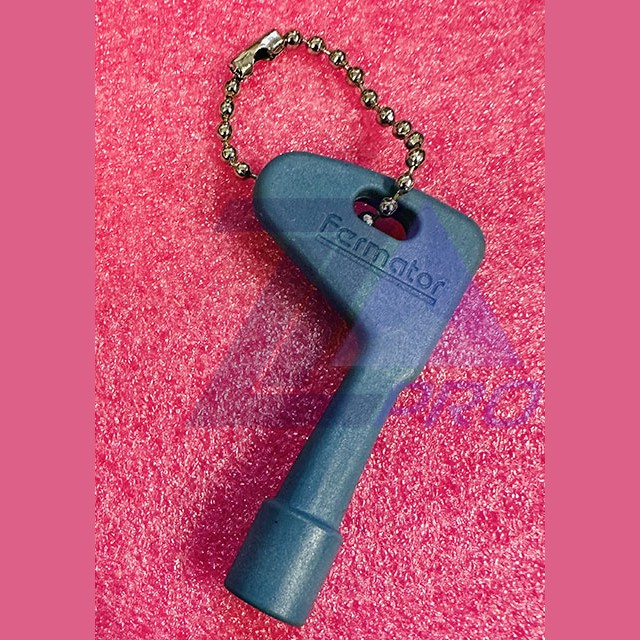 Ключ портальный треугольник универсальный Fermator