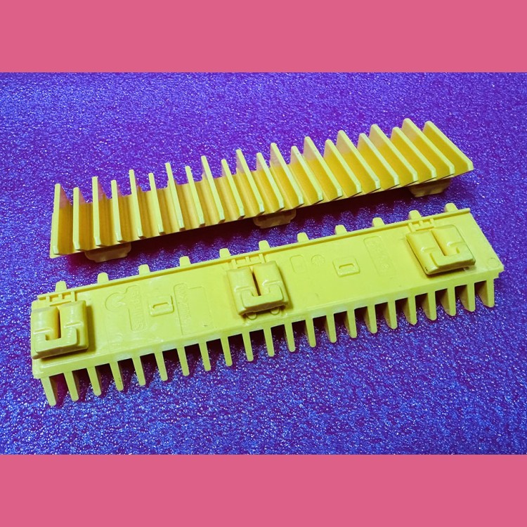 Демаркационная линия ступени L=200mm центральная 50626400 Schindler Latres SJEC