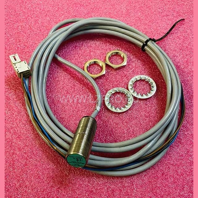 Датчик индуктивный 10-30VDC/200mA NBB8-18GM50-E2 3,55M PEPPERL + FUCHS