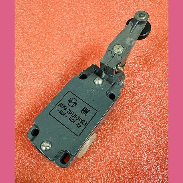 Выключатель путевой ВП15К21А231-54У2.3