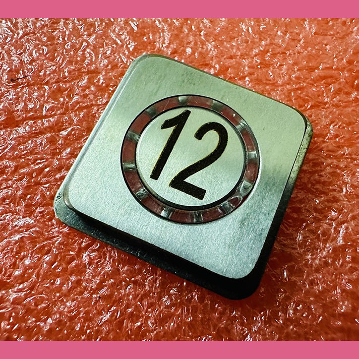 Толкатель квадратный 12 кнопочного модуля ВКЛ13А-7