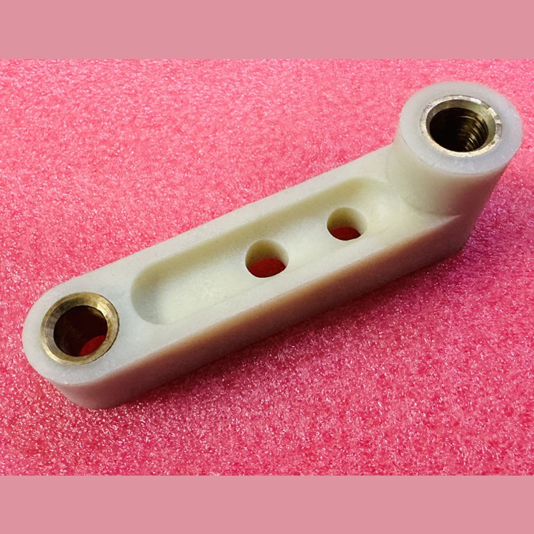 Рычаг отводки двери кабины 0463Б.23.15.230 МЛЗ