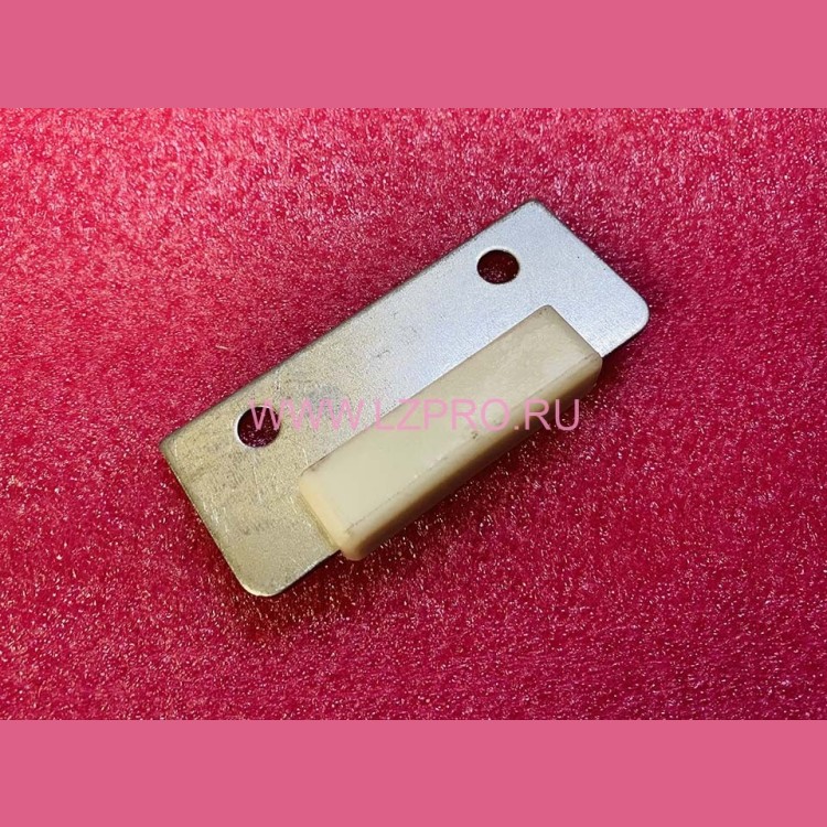 Башмак дверей EAA2215Z723 Otis