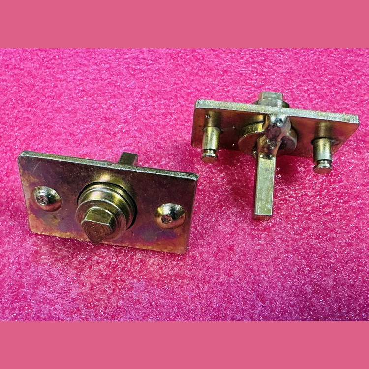 Ось запирающего устройства (ручка с одной стороны) 0505П.06.00.230Б ЩЛЗ