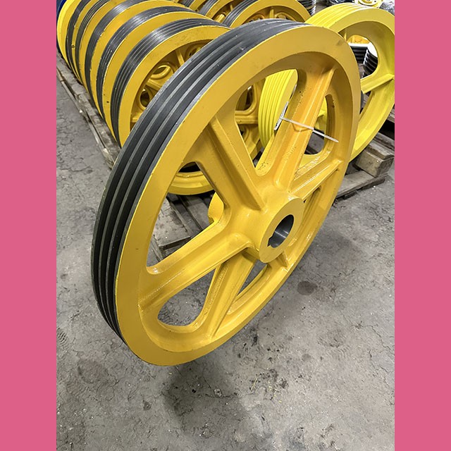 Шкив канатоведущий 690х3х10,5 0411К.02.00.001М КМЗ