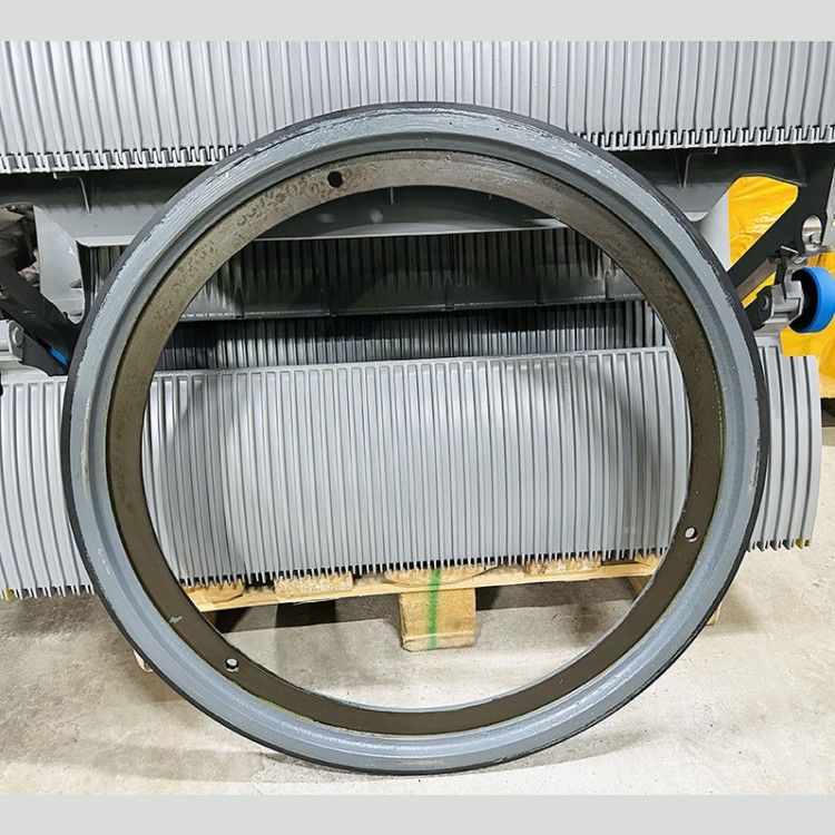 Шкив фрикционный привода поручня эскалатора Velino FT820 D=690мм W=32мм 17091150 ThyssenKrupp